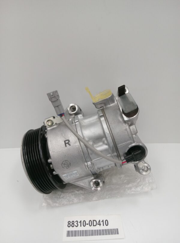 883100D410 Compressore A/c
